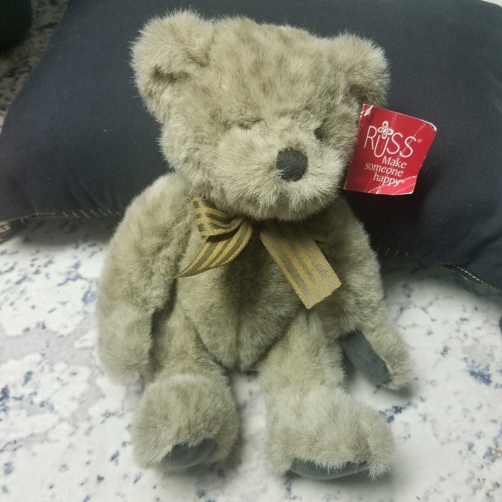 Gray Russ Soft And Cuddly Teddy Bear Named Duncan